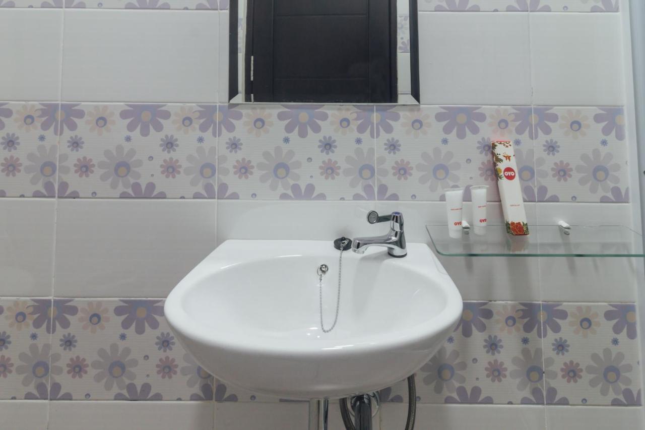 Clean & Comfort Homestay Ambon Exterior photo
