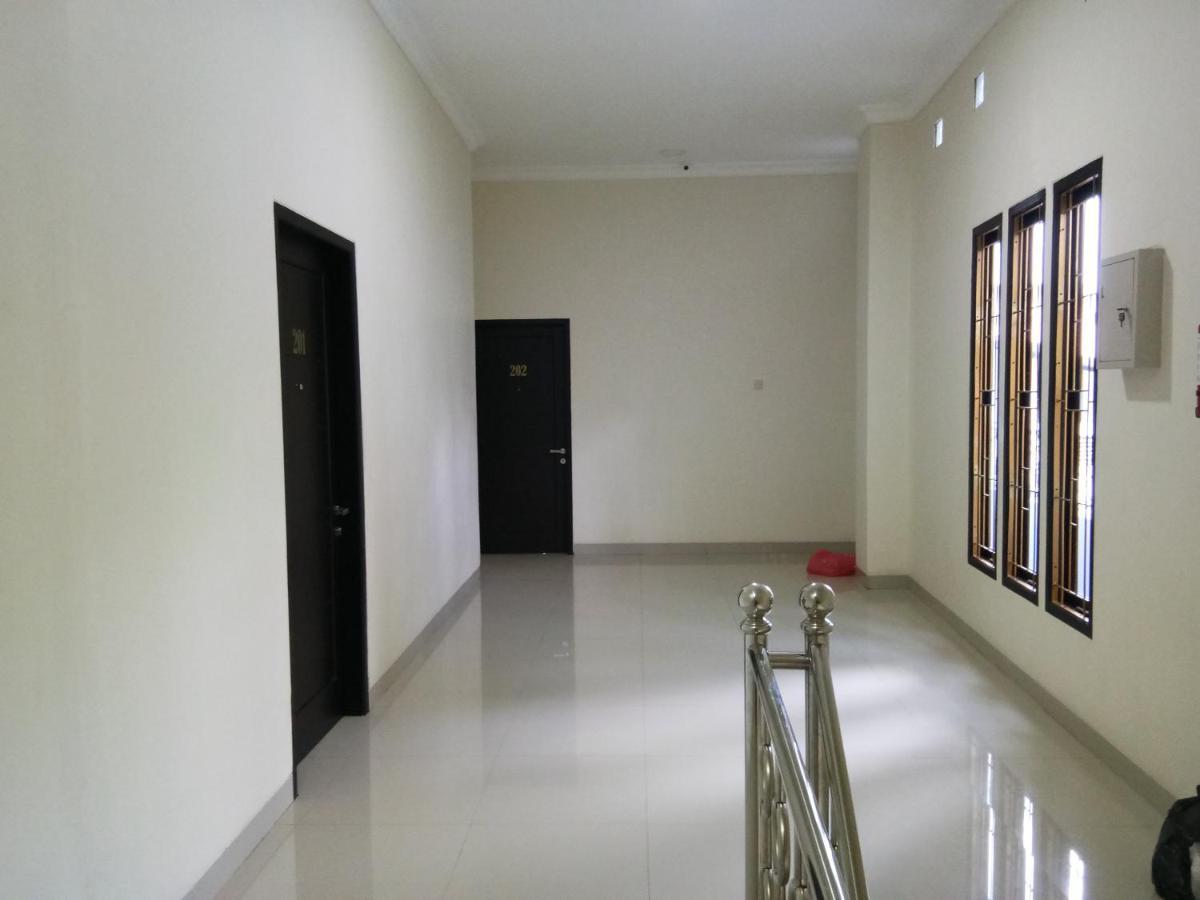 Clean & Comfort Homestay Ambon Exterior photo